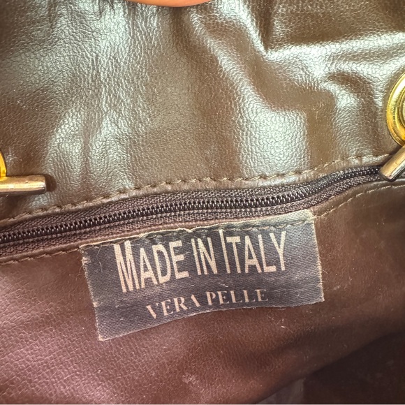 260. Brown Leather Handbag Satchel w/ Gold Lion Hardware made in Italy 🟫 - Picture 2 of 9